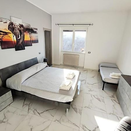 Intero Appartamento Casa Vacanze "Il Pino" Roma Infernetto Exterior foto